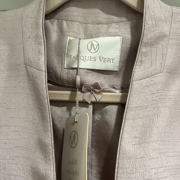 Jacques Vert ladies jacket, size CA16/UK18 Blush oyster pink colour - Picture 2 of 3